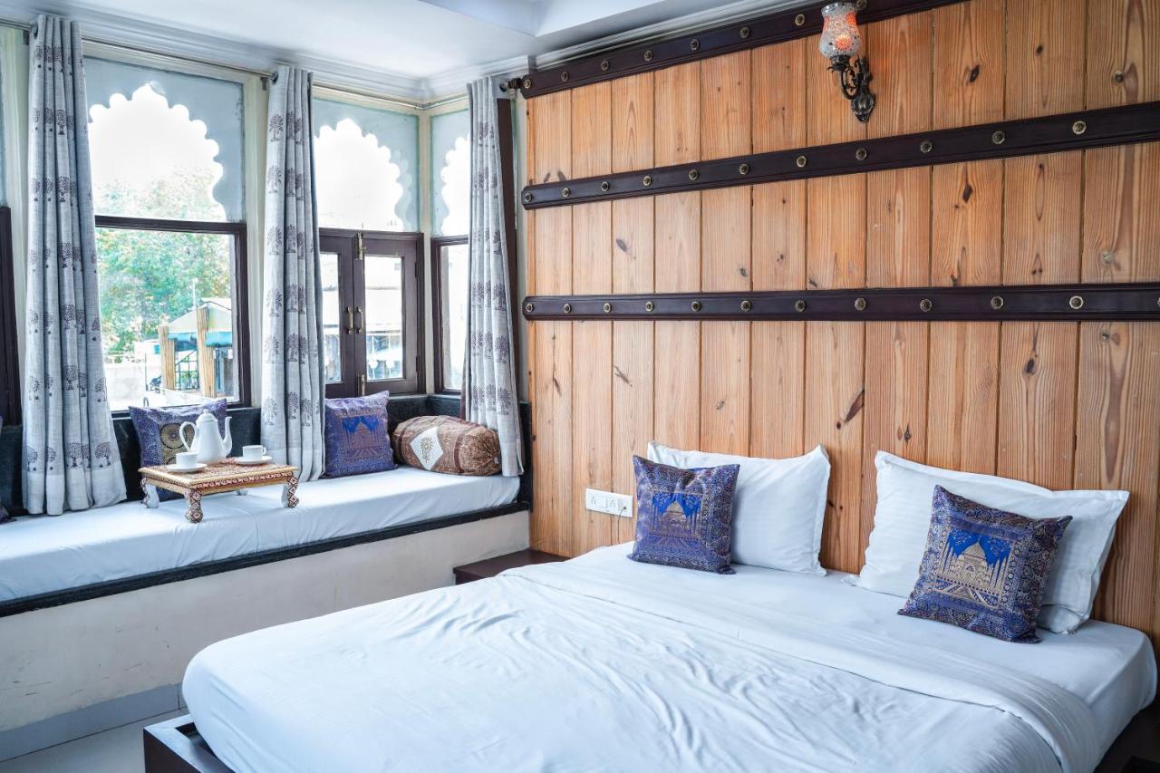 Hide-In Udaipur - A Lake View Boutique Hotel ภายนอก รูปภาพ