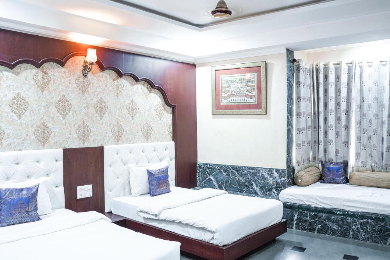 Hide-In Udaipur - A Lake View Boutique Hotel ภายนอก รูปภาพ