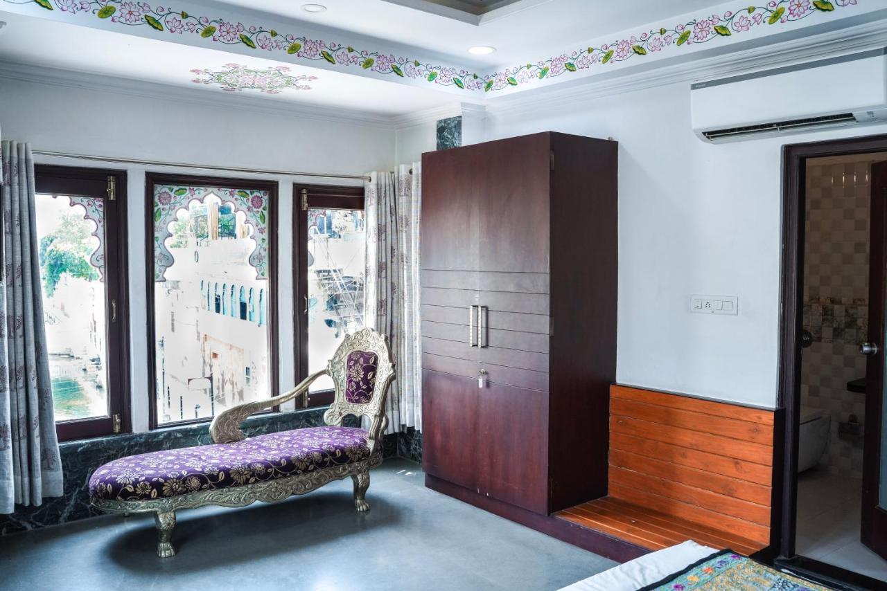 Hide-In Udaipur - A Lake View Boutique Hotel ภายนอก รูปภาพ
