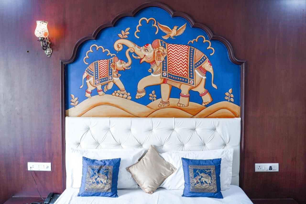 Hide-In Udaipur - A Lake View Boutique Hotel ภายนอก รูปภาพ