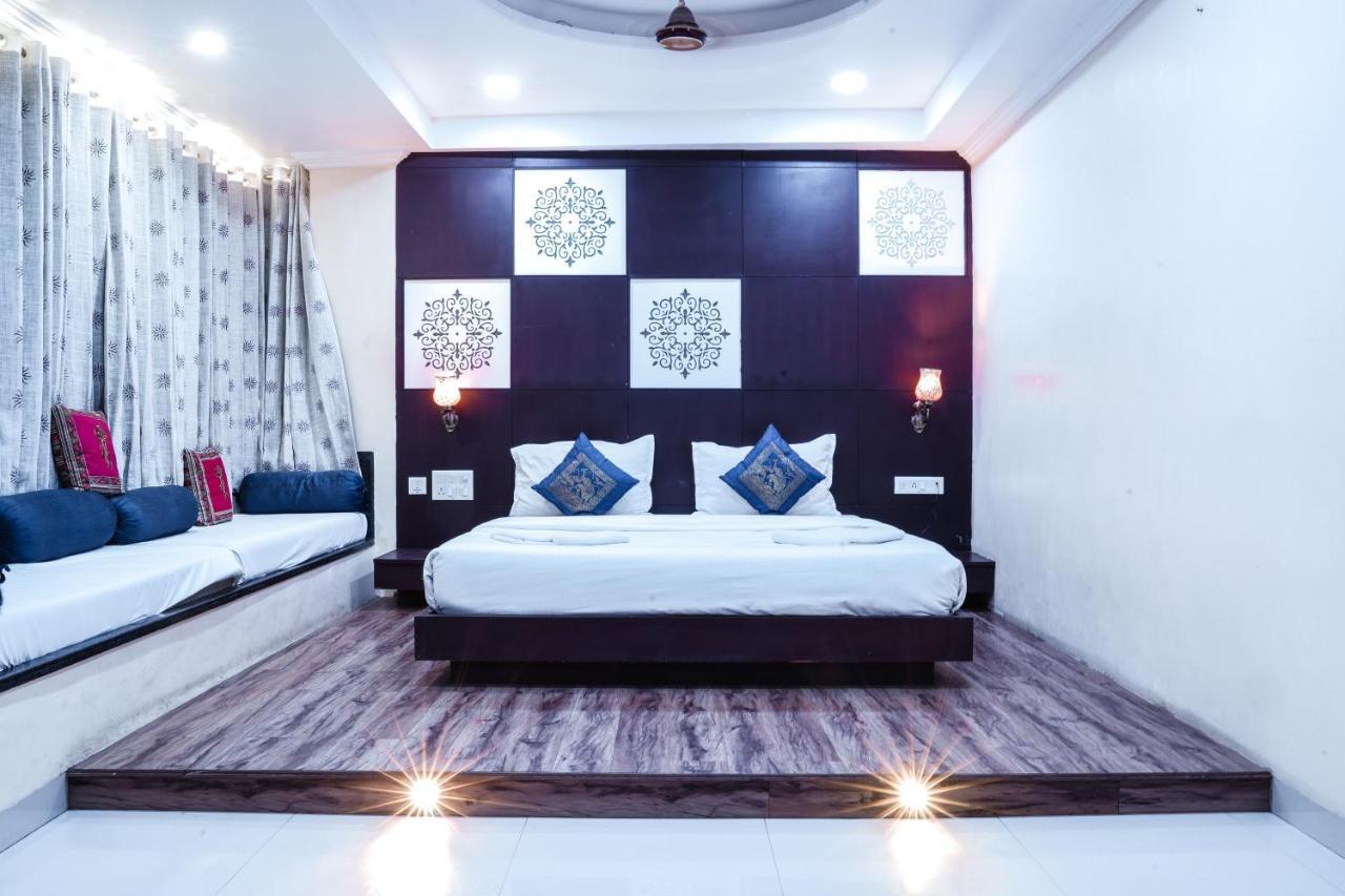 Hide-In Udaipur - A Lake View Boutique Hotel ภายนอก รูปภาพ