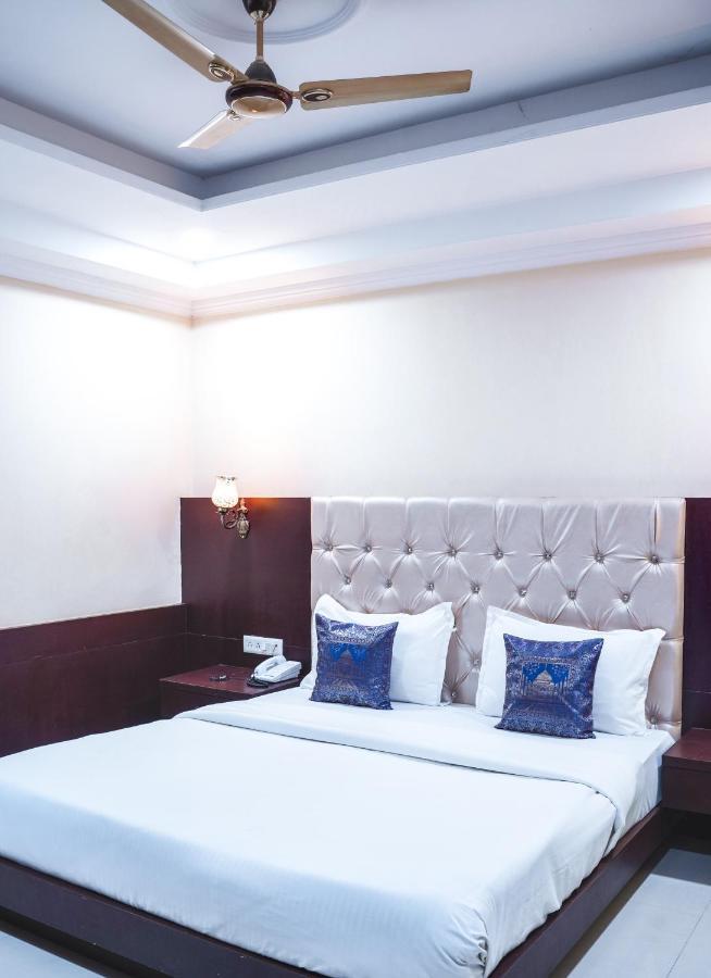 Hide-In Udaipur - A Lake View Boutique Hotel ภายนอก รูปภาพ