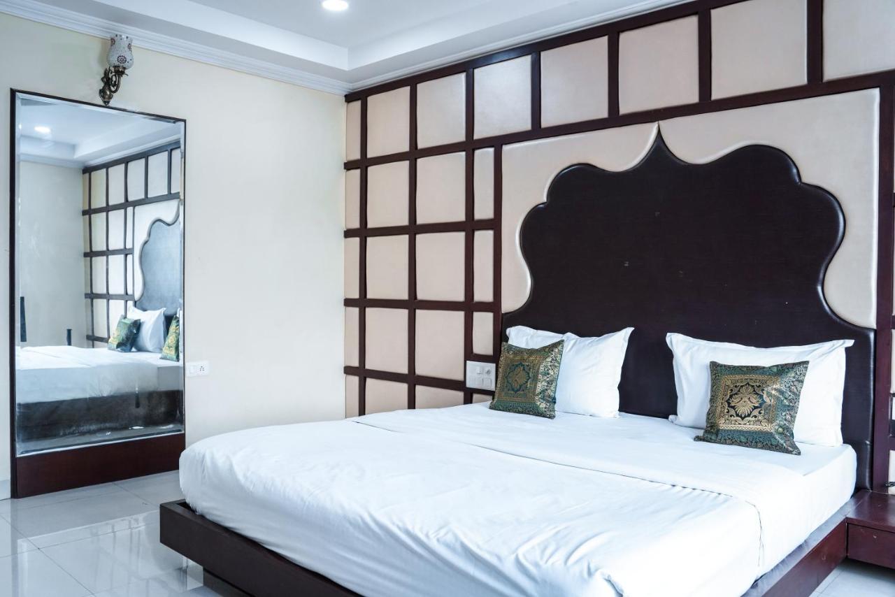 Hide-In Udaipur - A Lake View Boutique Hotel ภายนอก รูปภาพ