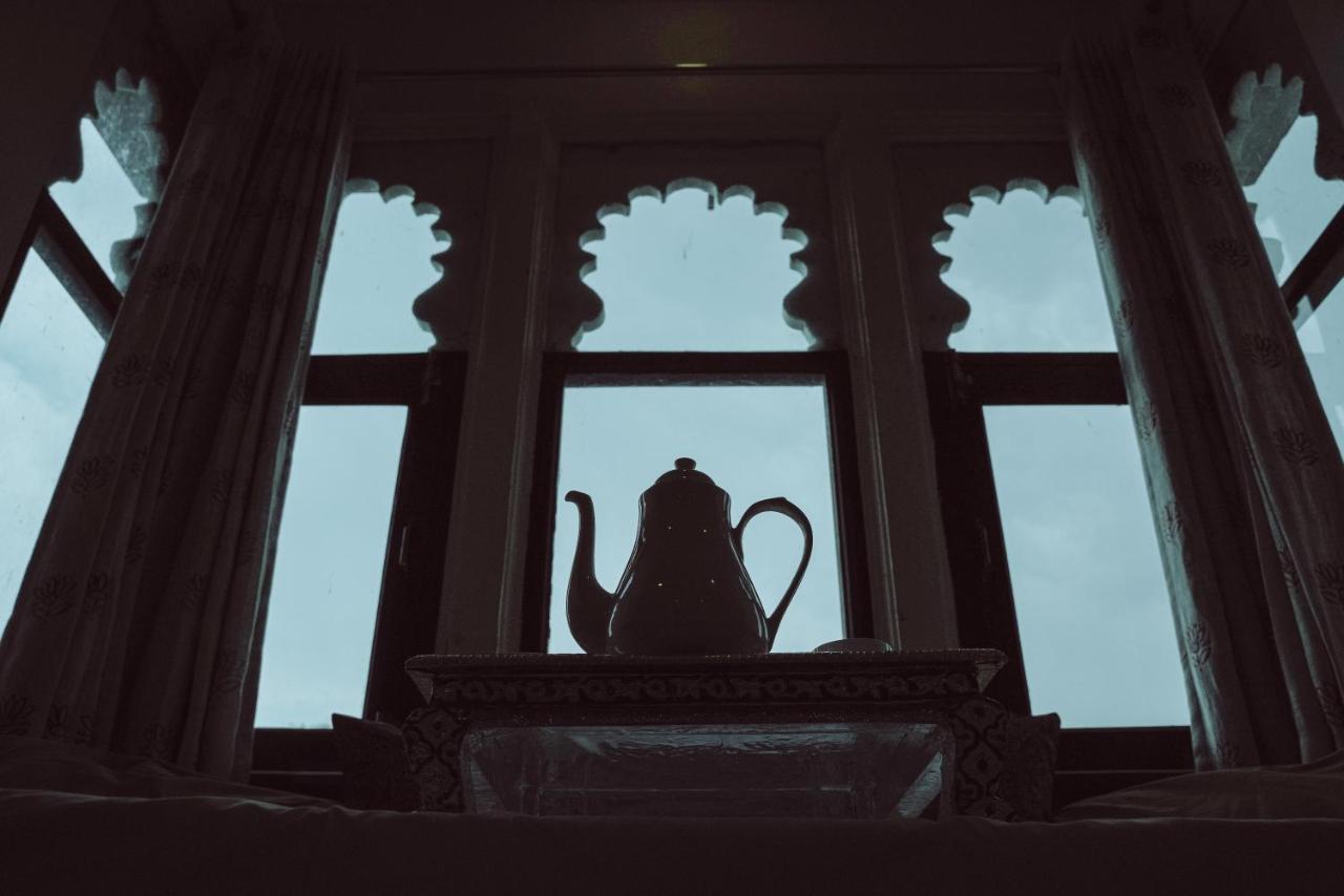 Hide-In Udaipur - A Lake View Boutique Hotel ภายนอก รูปภาพ