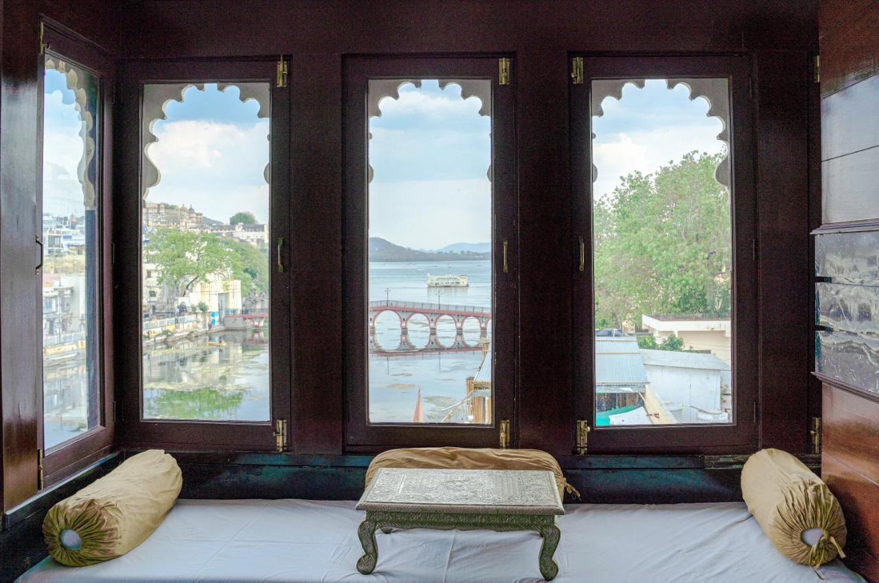Hide-In Udaipur - A Lake View Boutique Hotel ภายนอก รูปภาพ