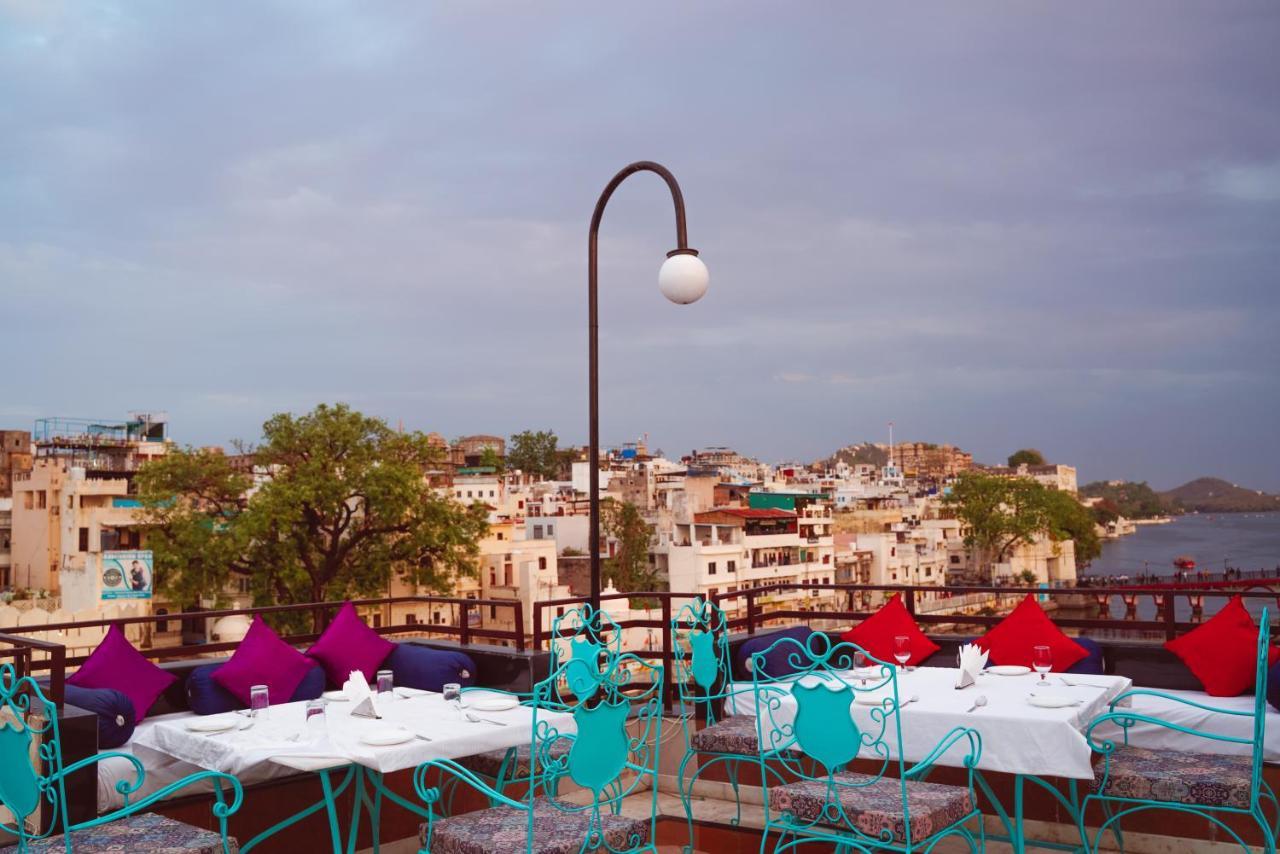 Hide-In Udaipur - A Lake View Boutique Hotel ภายนอก รูปภาพ